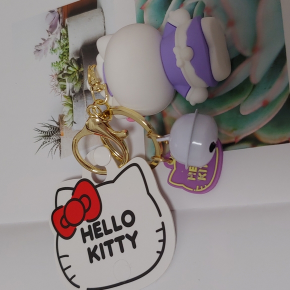 hello kitty bell keychain - Picture 2 of 2